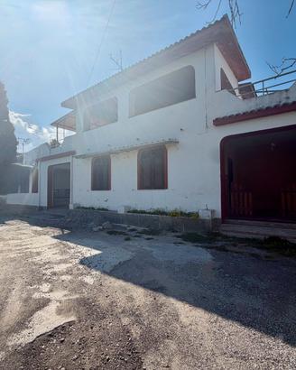 Castanea - Villa singola, da ristrutturare