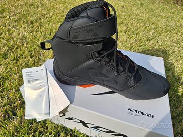 Scarpe moto Ixon Killer WP Nero Arancio