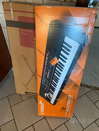 Tastiera elettronica yamaha psr e263 + cavalletto