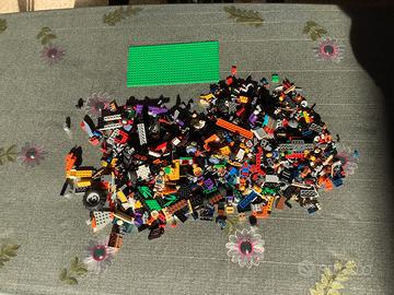 LOTTO LEGO MISTO 2 KG + MINIFIGURE + ACCESSORI