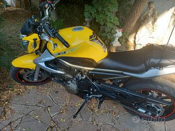 Yamaha XJ6 - 2011