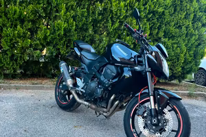 moto Kawasaki Z-750