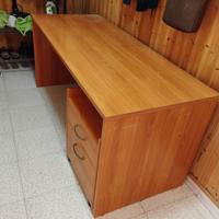 Scrivania color noce