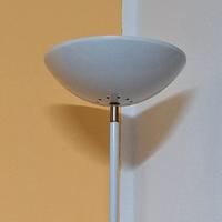 Piantana per illuminazione interni e/o esterni