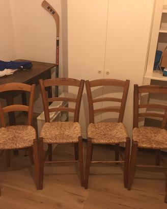 Sedie in arte povera con seduta in paglia