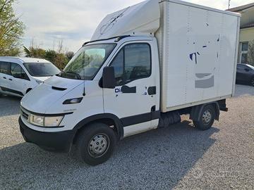 IVECO DAILY 35S12 ANNO 2006 con Sponda Idraulica