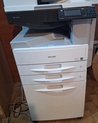 Stampante in bianco e nero
