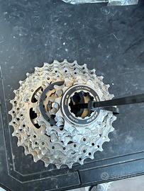 Pacco pignoni shimano105 11/30 11velocità e catena