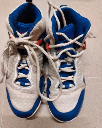 Scarpe basket n. 35