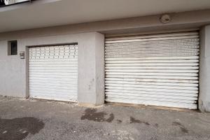 Garage di 90 mq circa con doppio ingresso