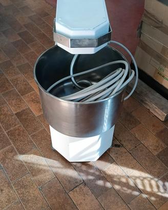impastatrice professionale 25 kg