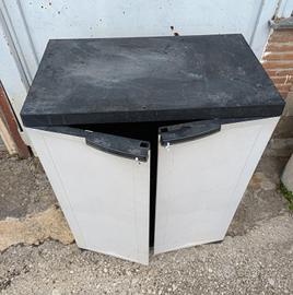 Mobiletto in plastica 