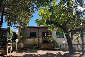 Casa nel verde ma non isolata