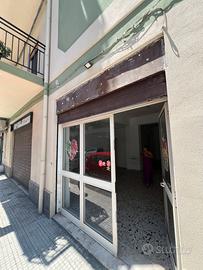 Locale commerciale spadafora lungomare