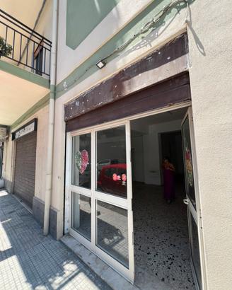 Locale commerciale spadafora lungomare