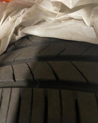 Gomme auto