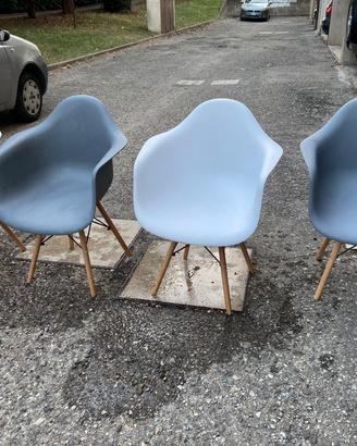 4 sedie / poltrone  plastica resistente di qualità