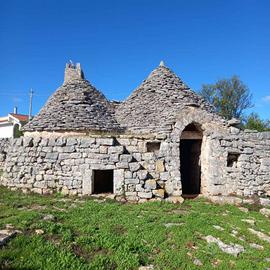 Rustico / Casale di 75 m² con 5 locali a Martina F