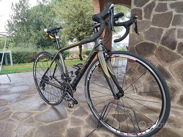 Bici da strada in carbonio 