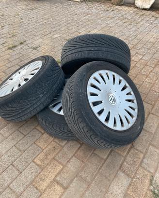 4 pneumatici+cerchi 205/55 r 16 Uniroyal