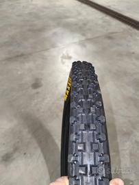 1 Copertone nuovo per Downhill Maxxis