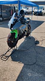 Moto Kawasaki ZX10R pronto Pista