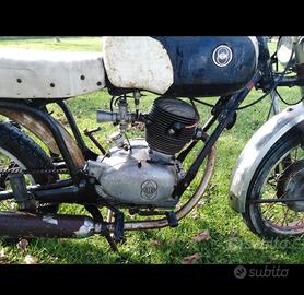 Vecchia moto Gilera 125 5v anni 70