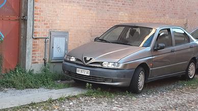 Automobile alfa romeo