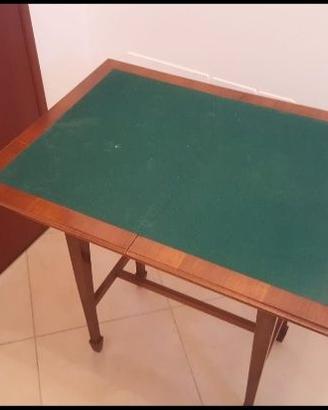 Tavolino in legno massiccio allungabile