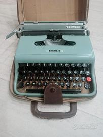 macchina da scrivere OLIVETTI LETTERA 22