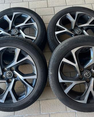Cerchioni Toyota C-HR con gomme estive