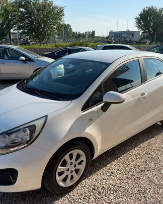 Kia Rio 1.1 CRDi WGT 5p. EX