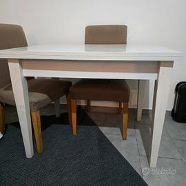 tavolo lube buone condizioni con 4 sedie ikea