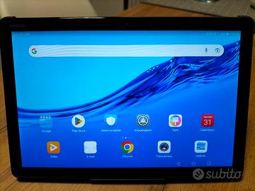 Tablet Huawei MediaPad M5 Lite con custodia.