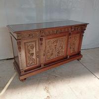 Credenza Neorinascimento in stile