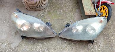 Coppia fari anteriori Opel Zafira B