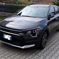 Autovettura Kia niro 1.6 ibrida/benzina