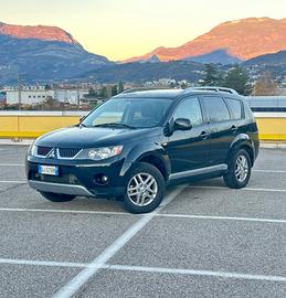 Mitsubishi Outlander 2.0 DI-D 7p. GANCIO TRAINO