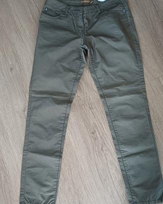 Pantaloni estivi