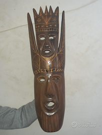 Maschera in legno