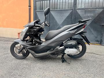 Honda PCX 125 Sinistrato per RICAMBI o INTERO