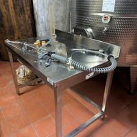 Tavoli e lavandino in acciaio inox