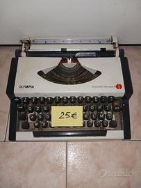 Macchina da scrivere Olympia Traveller de luxe S