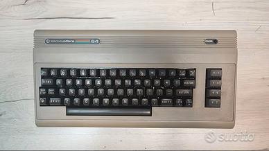 Commodore 64 funzionante, testato con Pac-Man