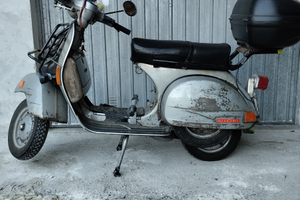 Vespa P200E America