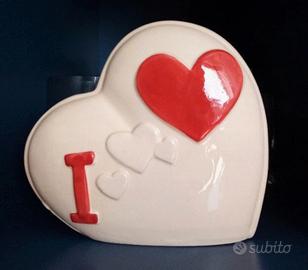 Vaso ceramica a forma di cuore 