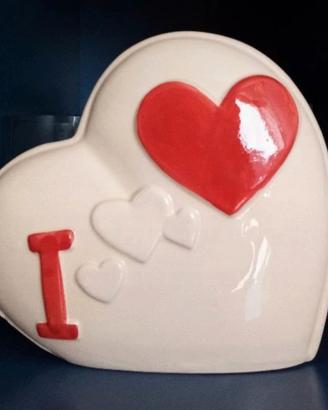 Vaso ceramica a forma di cuore 