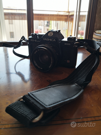 Yashica FX-3 fotocamera analogica, con obiettivo