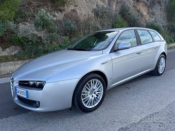Alfa Romeo 159 1.9 Diesel con GANCIO DI TRAINO