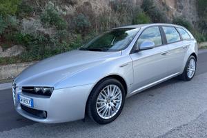 Alfa Romeo 159 1.9 Diesel con GANCIO DI TRAINO